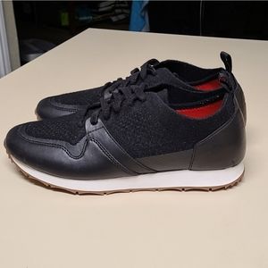 Ugg Trigo Hyperweave lace up sneakers size 40.5  or 9